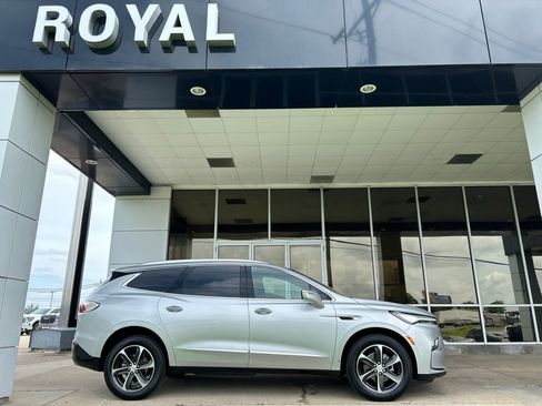Used 2022 Buick Enclave Essence w/ Sport Touring Edition FWD image 1