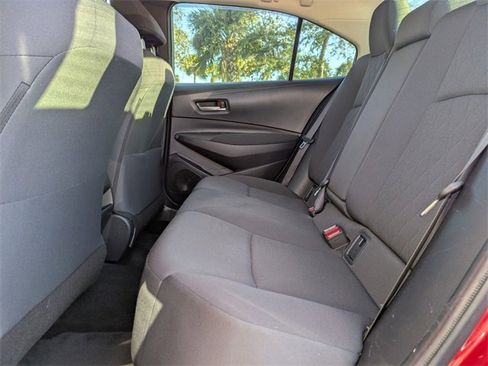 Used 2020 Toyota Corolla LE image 11