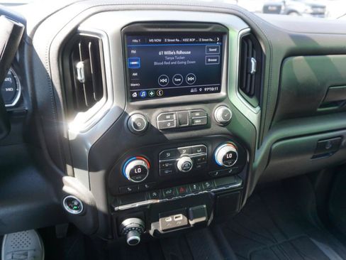 Used 2021 Chevrolet Silverado 1500 LT w/ Z71 Off-Road Package AWD/4WD image 13