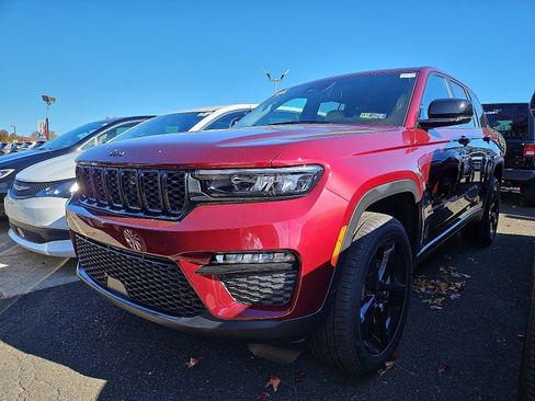 New 2025 Jeep Grand Cherokee Limited w/ Black Appearance Package image 2