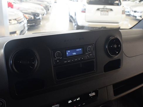 Used 2019 Mercedes-Benz Sprinter 2500 image 32