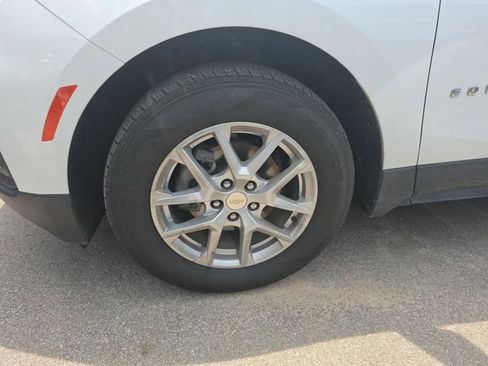 Used 2022 Chevrolet Equinox LS w/ LS Convenience Package AWD/4WD image 8