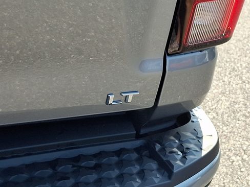 Used 2024 Chevrolet Colorado LT w/ LT Convenience Package III RWD image 27