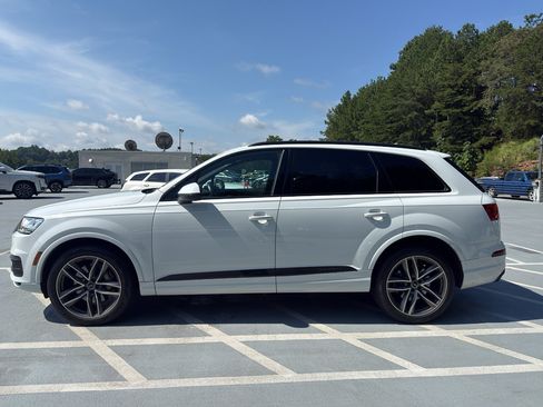 Used 2018 Audi Q7 3.0T Prestige w/ Prestige Package AWD/4WD image 2