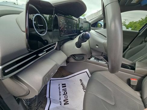 Used 2022 Hyundai Elantra SEL w/ Convenience + Premium Package FWD image 11