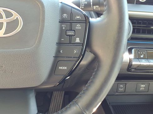 Used 2023 Toyota Prius XLE FWD image 19