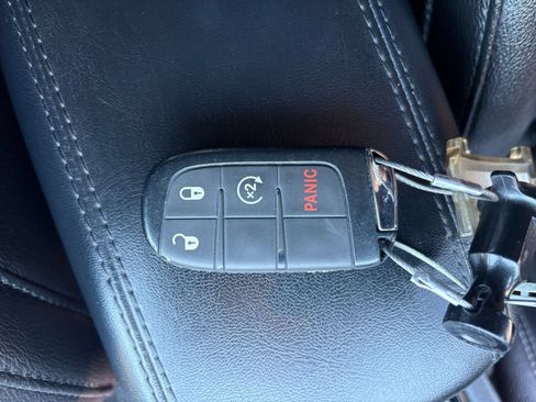 Used 2025 Jeep Compass Limited AWD/4WD image 25