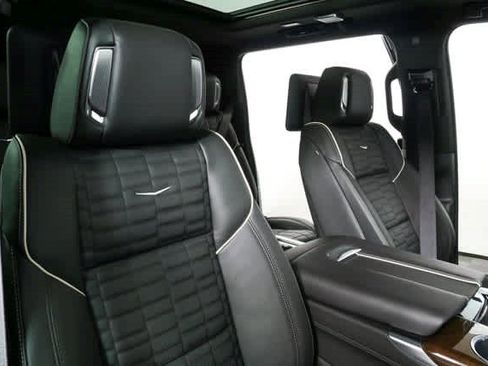 Certified 2026 Cadillac Escalade ESV Platinum Sport AWD/4WD image 28