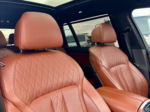 Used 2021 BMW X7 M50i w/ Dynamic Handling Package image 9