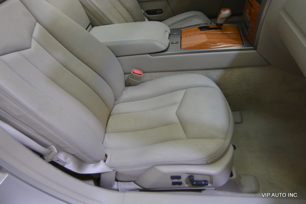 Used 2006 Cadillac XLR RWD image 40