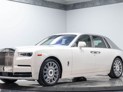 Used 2019 Rolls-Royce Phantom Sedan RWD image 3