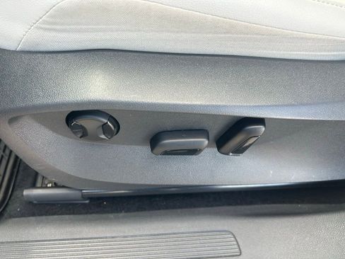 Certified 2023 Volkswagen Tiguan SE image 51