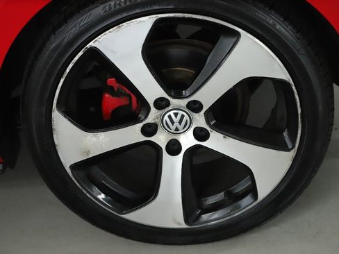 Used 2015 Volkswagen GTI SE image 35