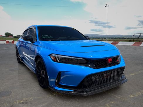 Used 2024 Honda Civic Type R image 2