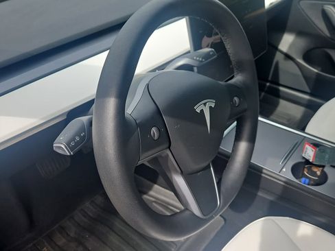 Used 2021 Tesla Model 3 Long Range image 2