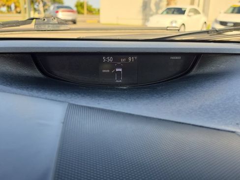 Used 2014 Toyota Venza XLE w/ XLE Premium Package FWD image 28