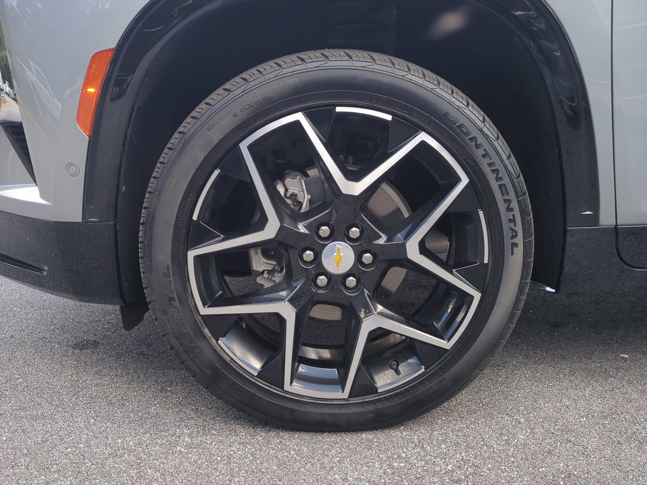 Used 2025 Chevrolet Traverse High Country FWD image 9
