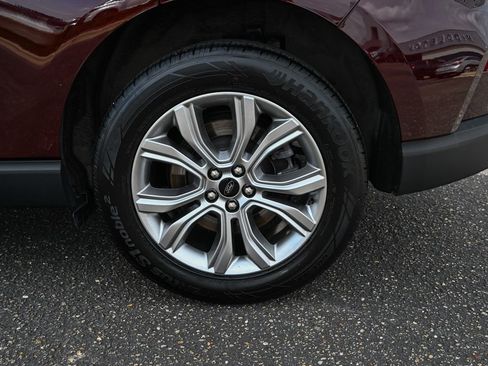 Used 2024 Ford Edge Titanium w/ Class II Trailer Tow Package AWD/4WD image 13