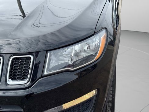 Used 2018 Jeep Compass Sport w/ Tech Group image 9