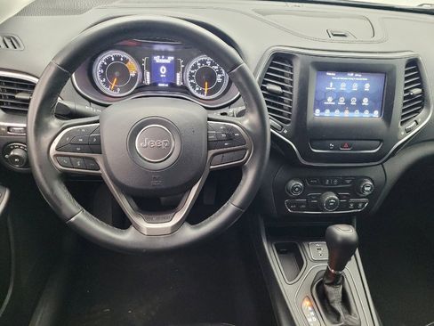 Used 2019 Jeep Cherokee Latitude Plus image 22