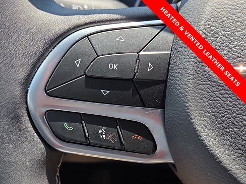 Used 2026 Chrysler Pacifica Limited FWD image 22