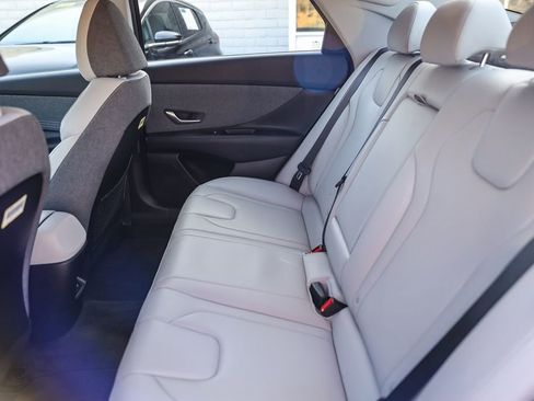 Certified 2024 Hyundai Elantra Limited FWD image 16