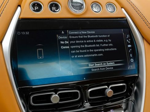 Used 2021 Aston Martin DBX image 23