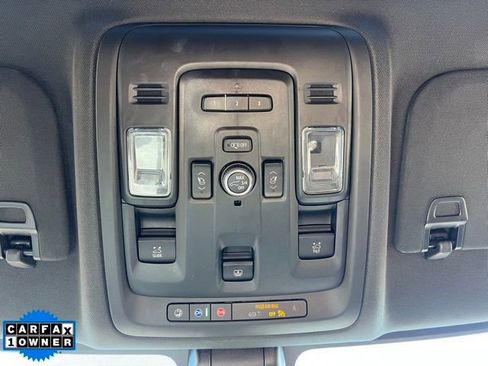 Used 2021 Chevrolet Tahoe Premier w/ Premium Package image 31