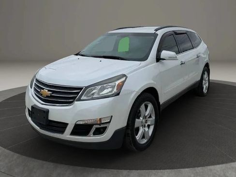 Used 2017 Chevrolet Traverse LT w/ Style and Technology Package AWD/4WD image 3