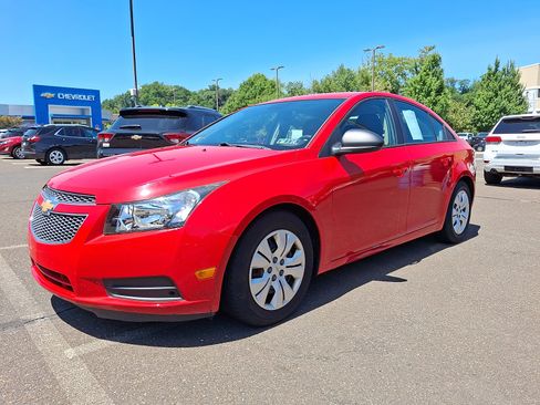 Used 2014 Chevrolet Cruze LS FWD image 3