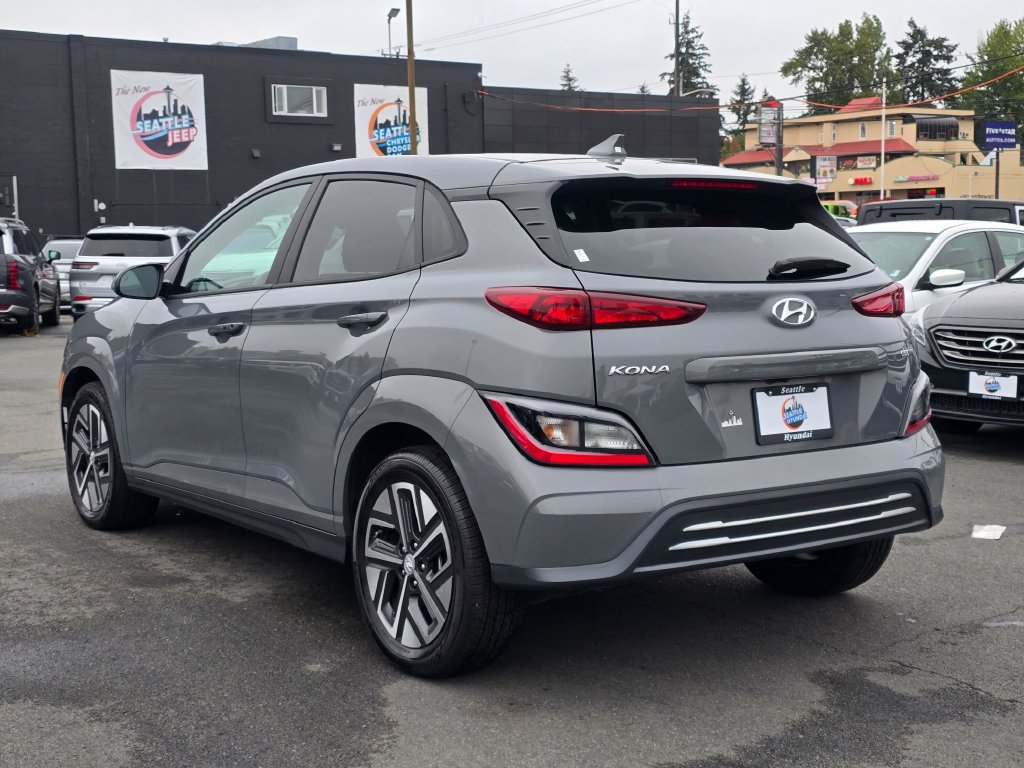 Used 2023 Hyundai Kona SE FWD image 5