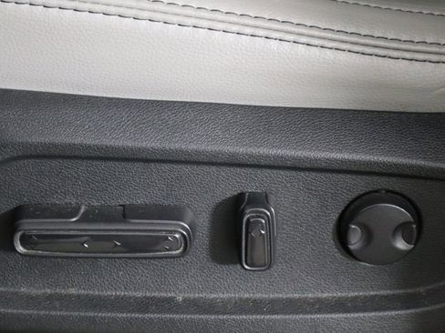 Used 2025 Honda Pilot Touring image 23