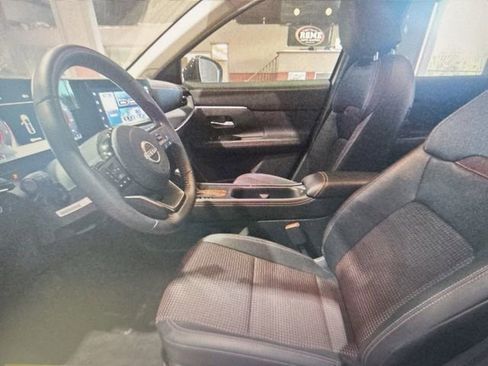 Used 2025 Nissan Kicks SR image 5