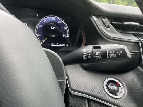 Certified 2025 Jeep Grand Cherokee Altitude AWD/4WD image 29