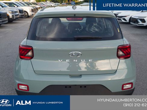 New 2026 Hyundai Venue SE FWD image 8