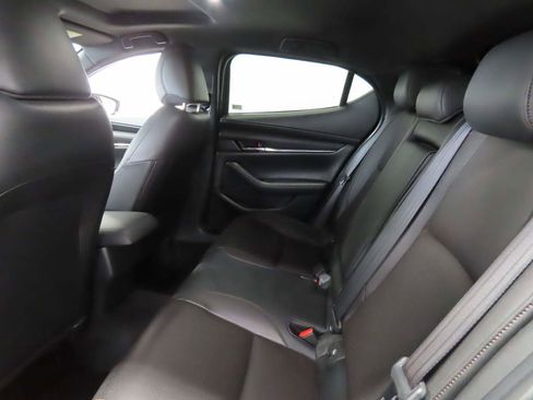 Used 2019 MAZDA MAZDA3 Hatchback w/ Premium Package FWD image 17
