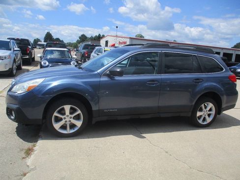 Used 2013 Subaru Outback 2.5i Limited AWD/4WD image 3