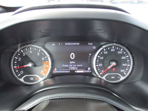 Used 2022 Jeep Renegade Limited w/ Sun, Sound & Wheels Group image 17