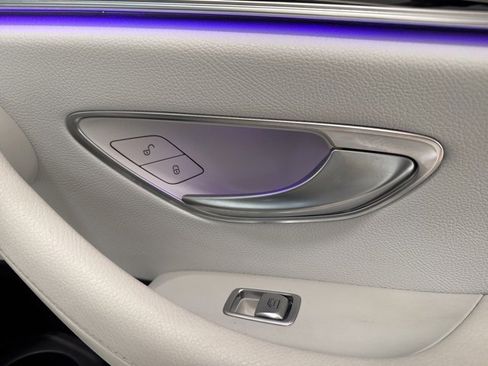 Used 2022 Mercedes-Benz E 350 4MATIC Sedan w/ AMG Line Exterior image 60