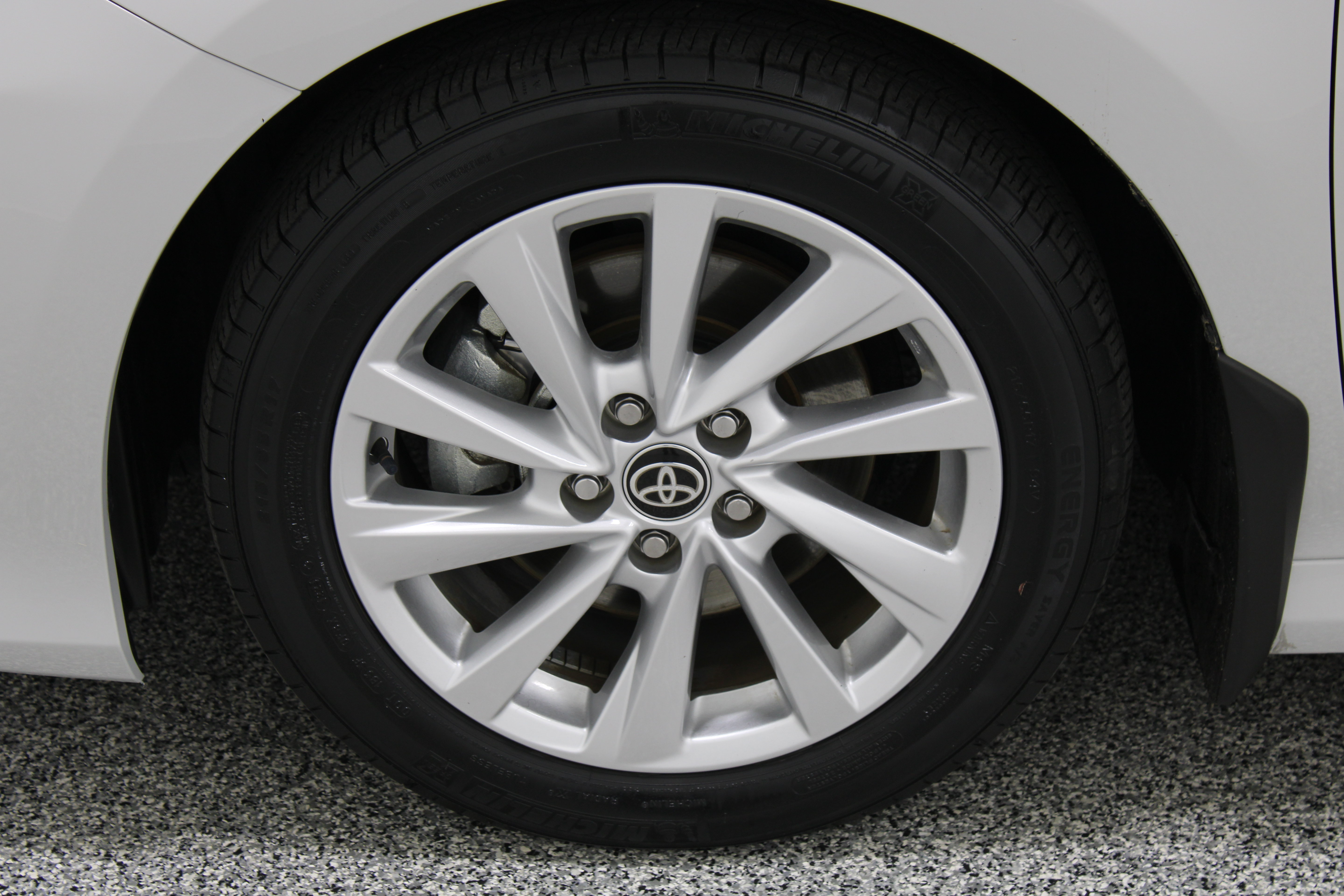 Used 2024 Toyota Camry LE FWD image 11