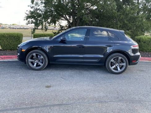 Used 2025 Porsche Macan AWD/4WD image 11
