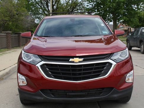 Used 2018 Chevrolet Equinox LT FWD image 3