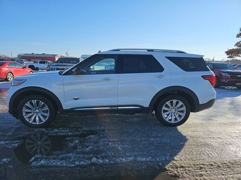 Used 2024 Ford Explorer King Ranch w/ Technology Package image 2