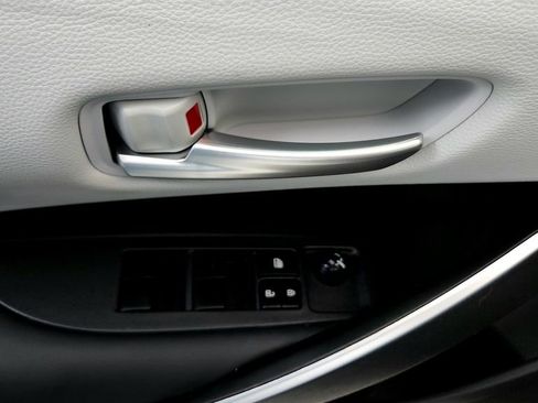 Certified 2023 Toyota Corolla SE w/ SE Premium Package FWD image 23