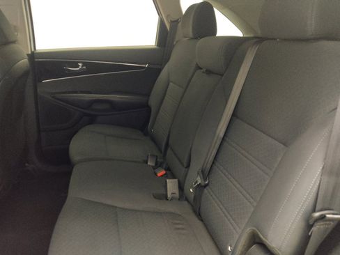 Used 2020 Kia Sorento L FWD image 18