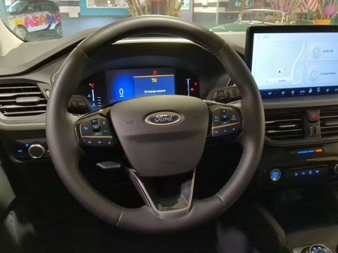 Used 2024 Ford Escape Active w/ Tech Pack #1 AWD/4WD image 2