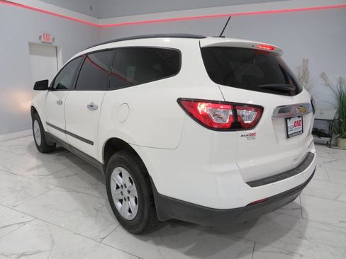 Used 2014 Chevrolet Traverse LS image 5