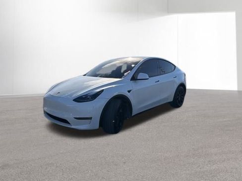 Used 2023 Tesla Model Y Long Range image 1