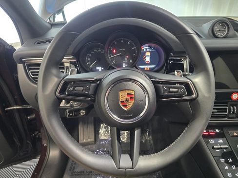 Certified 2025 Porsche Macan AWD/4WD image 15