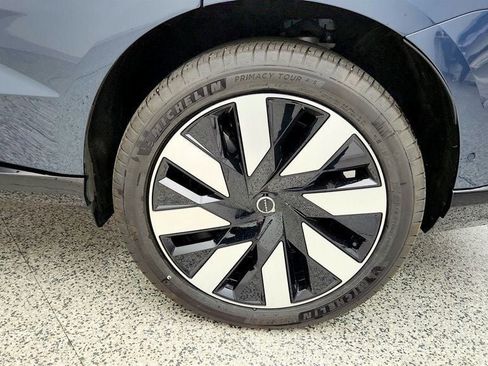 Used 2025 Volvo EX90 Plus AWD/4WD image 9